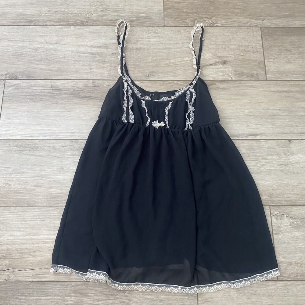 Victoria's‎ secret black and lace camisole lingerie size Medium Adjustable Strap